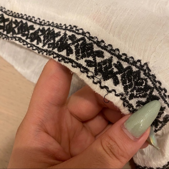 J Crew White shorts with black embroidery - Picture 2 of 4